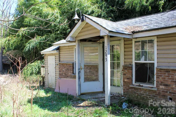 $59,900 | 1293 Lake Logan Road, Canton, NC 28716