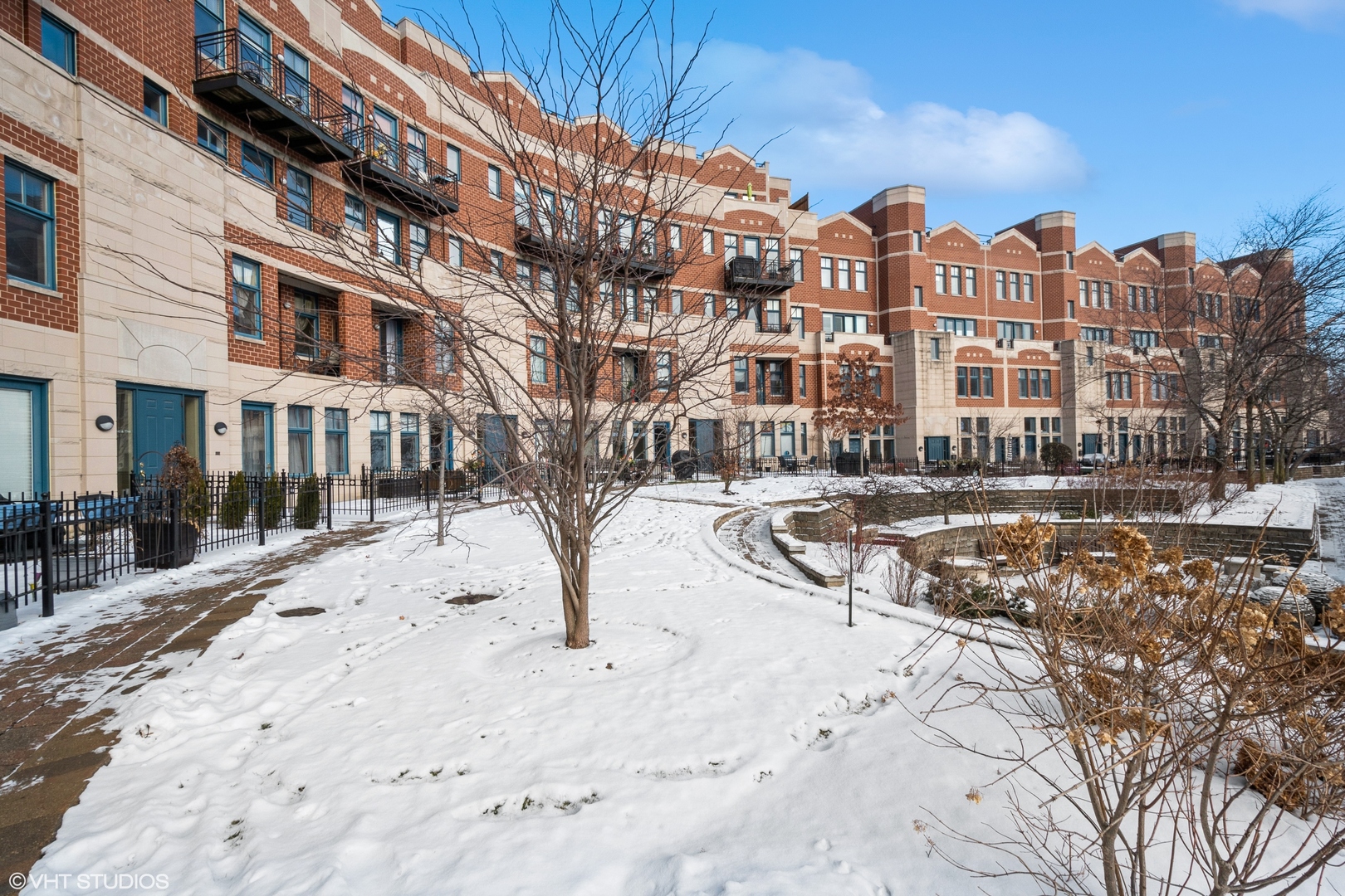 7742 North Sheridan Road, Unit 4R Chicago, IL 60626 - Photo 17 of 19 Gallery Image 17