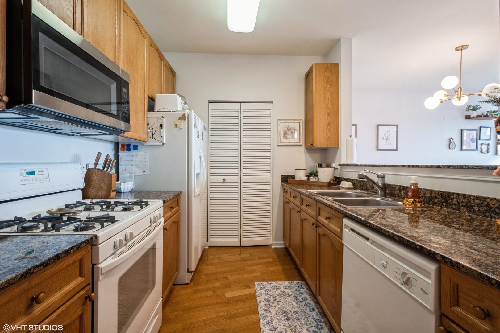 7742 North Sheridan Road, Unit 4R Chicago, IL 60626 - Photo 7 of 19 Gallery Image 7