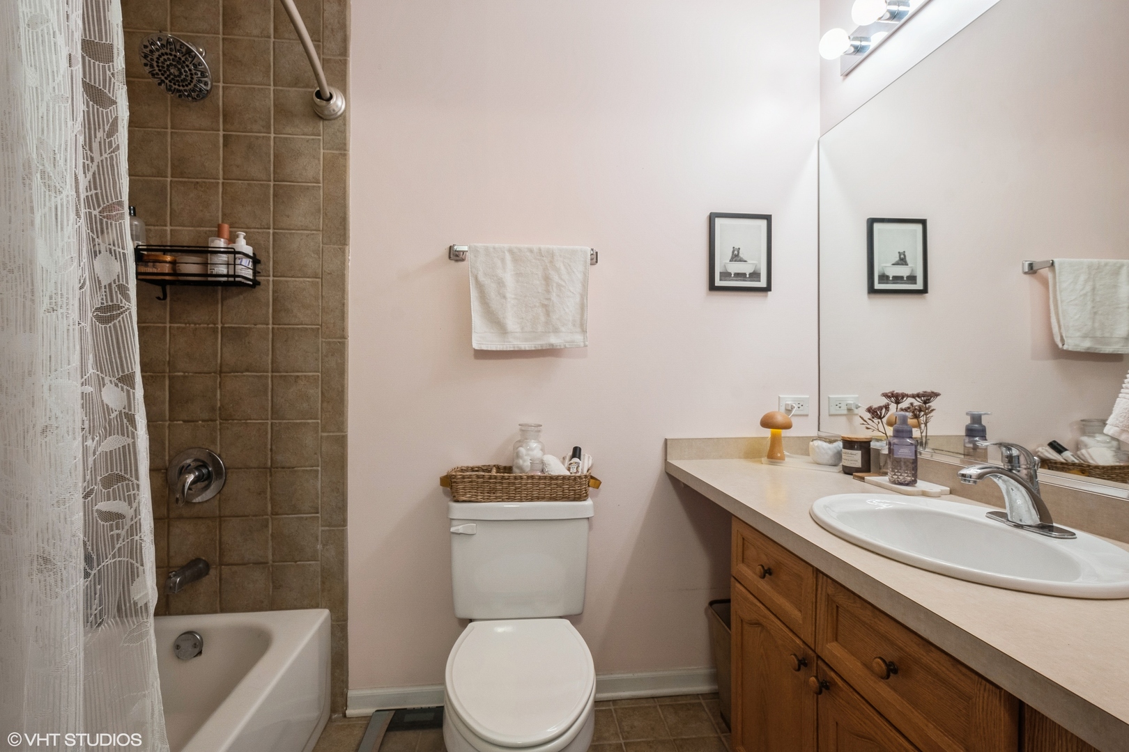 7742 North Sheridan Road, Unit 4R Chicago, IL 60626 - Photo 8 of 19 Gallery Image 8