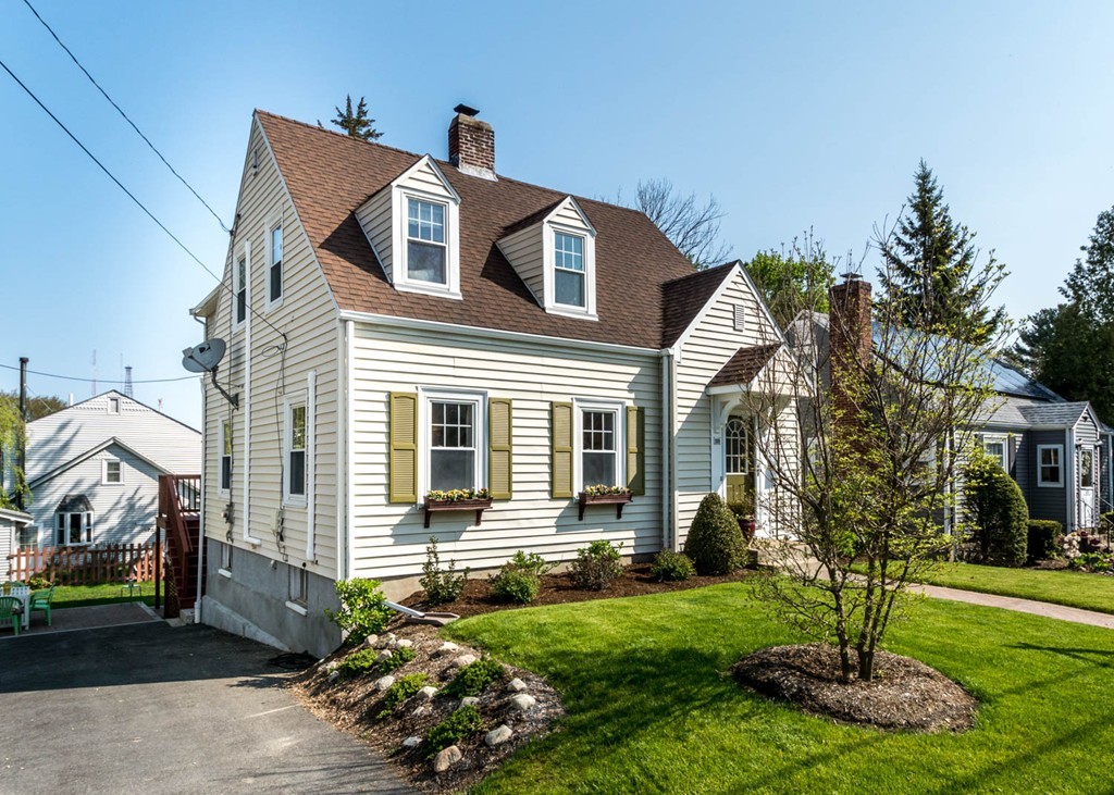 109 Thornton Road Waltham, MA 02453 - Photo 1 of 30