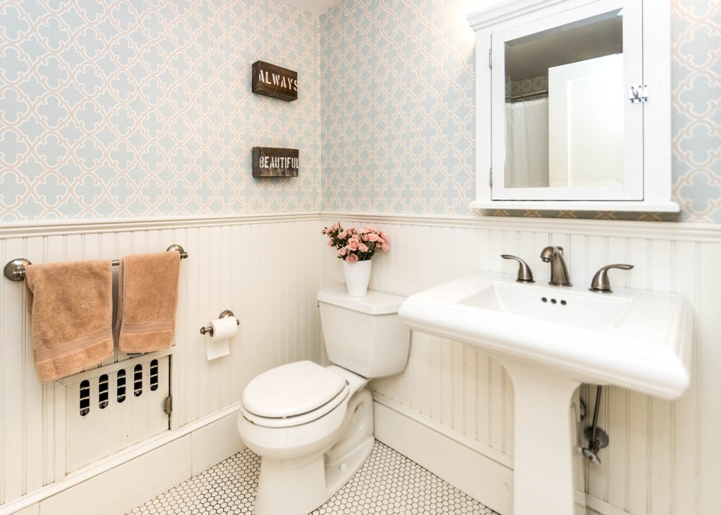 109 Thornton Road Waltham, MA 02453 - Photo 18 of 30