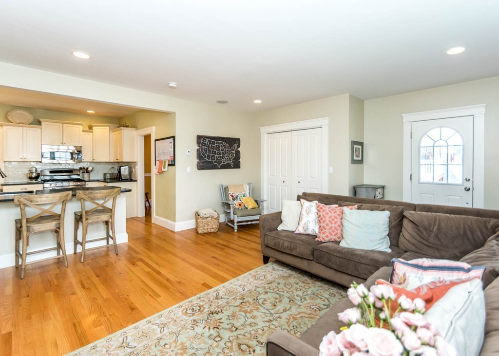 109 Thornton Road Waltham, MA 02453 - Photo 7 of 30