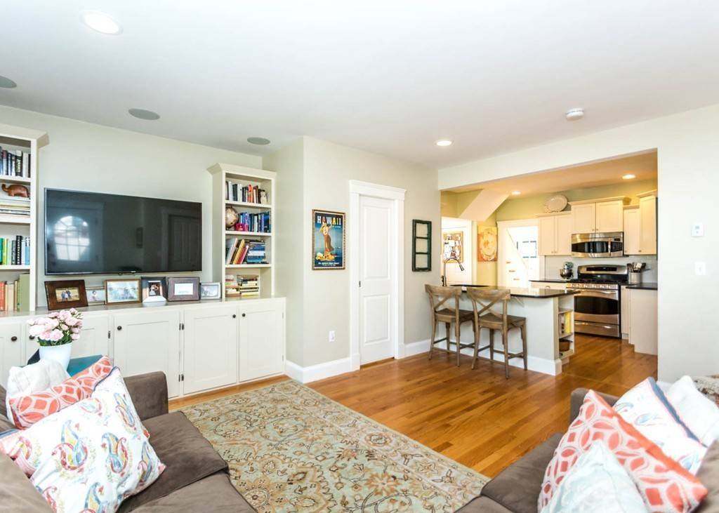 109 Thornton Road Waltham, MA 02453 - Photo 8 of 30