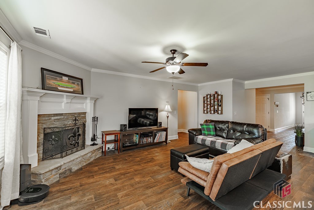 1155 Foster Road Statham, GA 30666 - Photo 14 of 44 Living Room - View 3