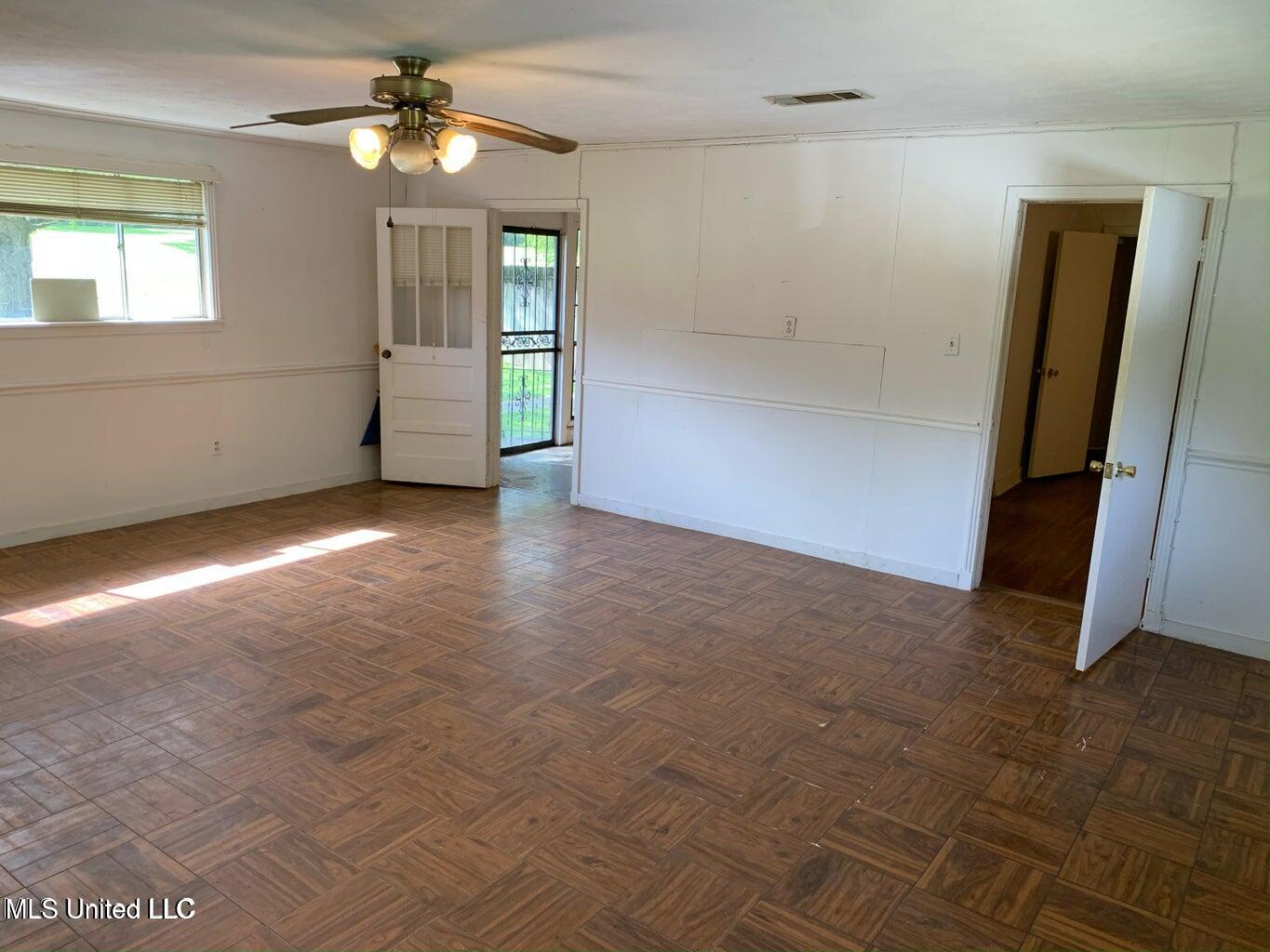 2330 Raymond Road Jackson, MS 39212 - Photo 7 of 13 2330 Raymond Rd 8