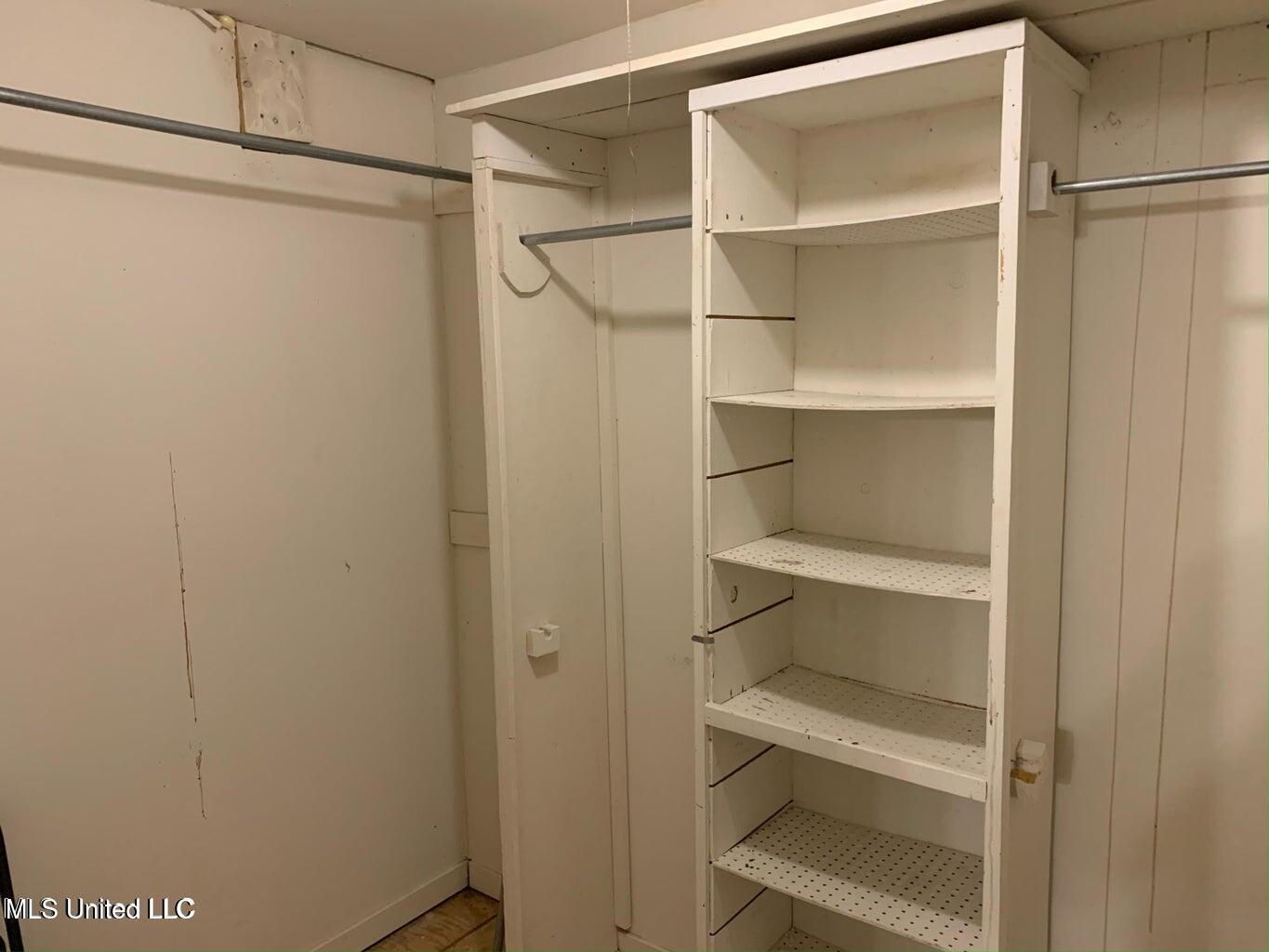 2330 Raymond Road Jackson, MS 39212 - Photo 8 of 13 2330 Raymond Rd 7