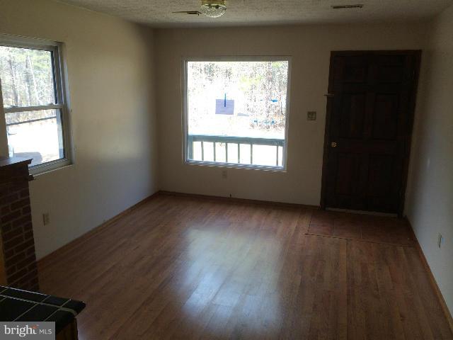 7406 Jericho Road Ruther Glen, VA 22546 - Photo 13 of 19 Family Room