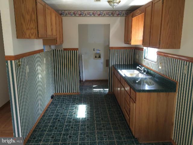 7406 Jericho Road Ruther Glen, VA 22546 - Photo 5 of 19 Kitchen