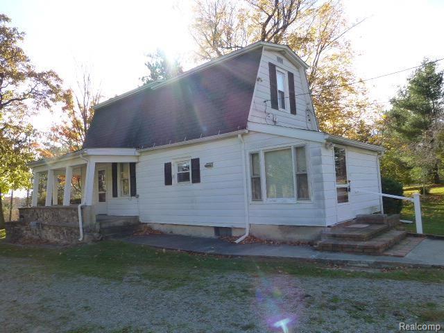 4615 Attica Road Attica, MI 48412 - Photo 6 of 37 P1000923.jpg