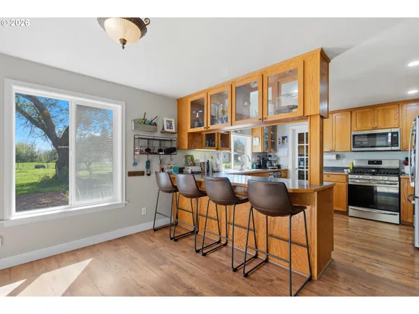 $1,299,900 | 23032 Northeast Hagey Road, Dundee, OR 97115