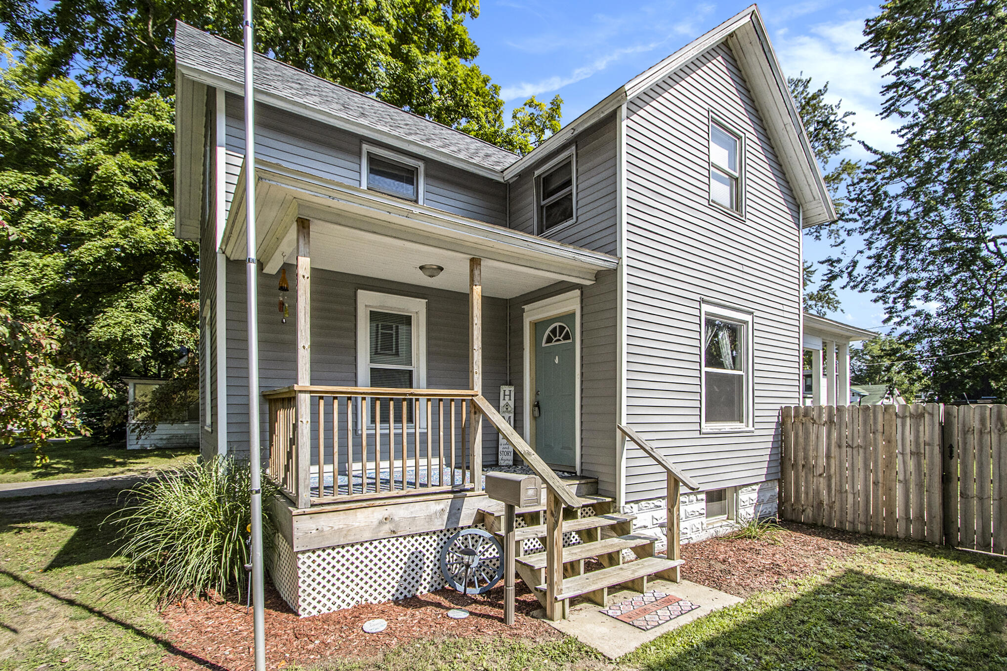 231 4th Avenue Three Rivers, MI 49093 - Photo 1 of 29 004_231fourth_7