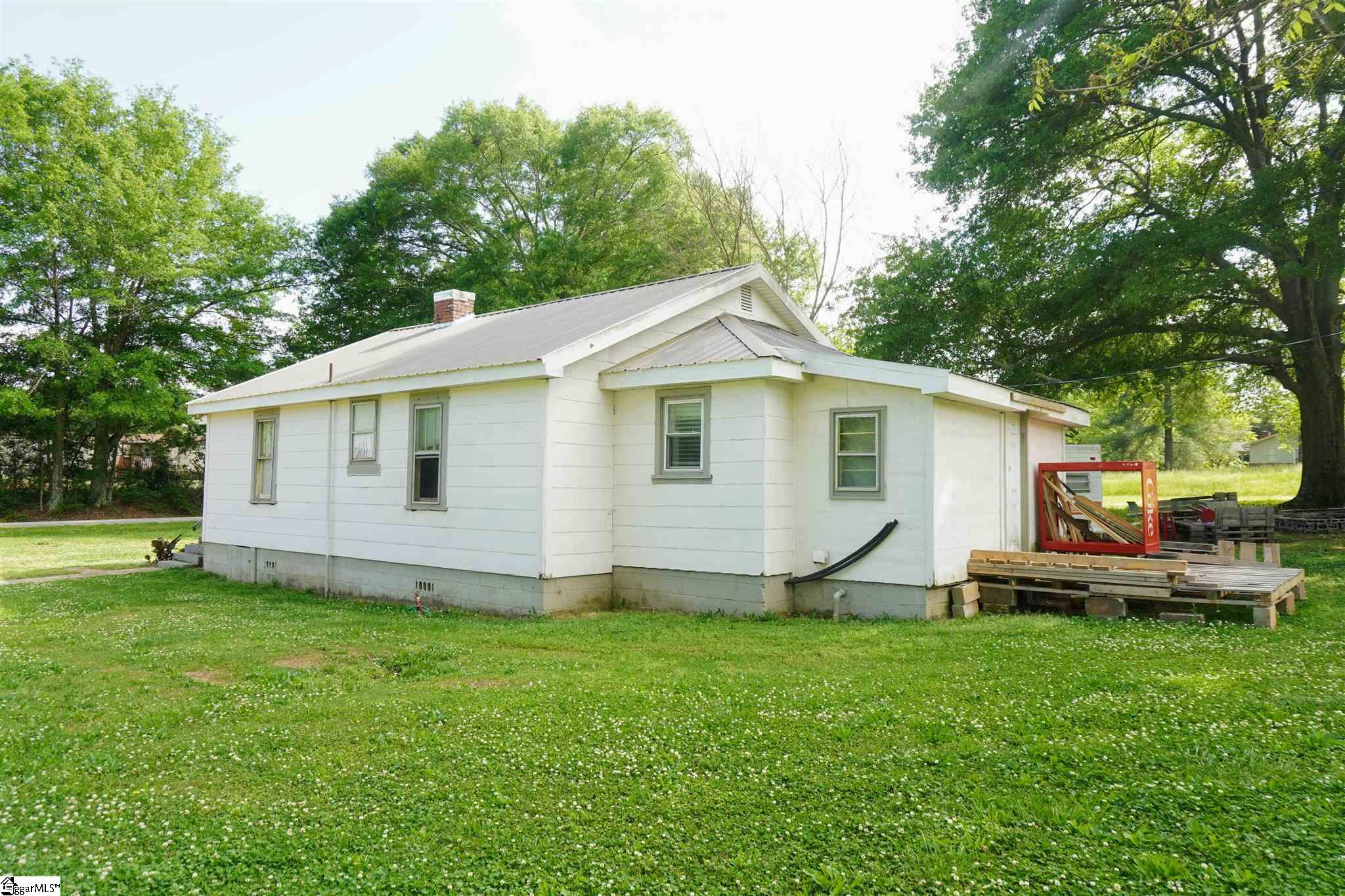 1640 Double Branch Road Cowpens, SC 29330 - Photo 9 of 17