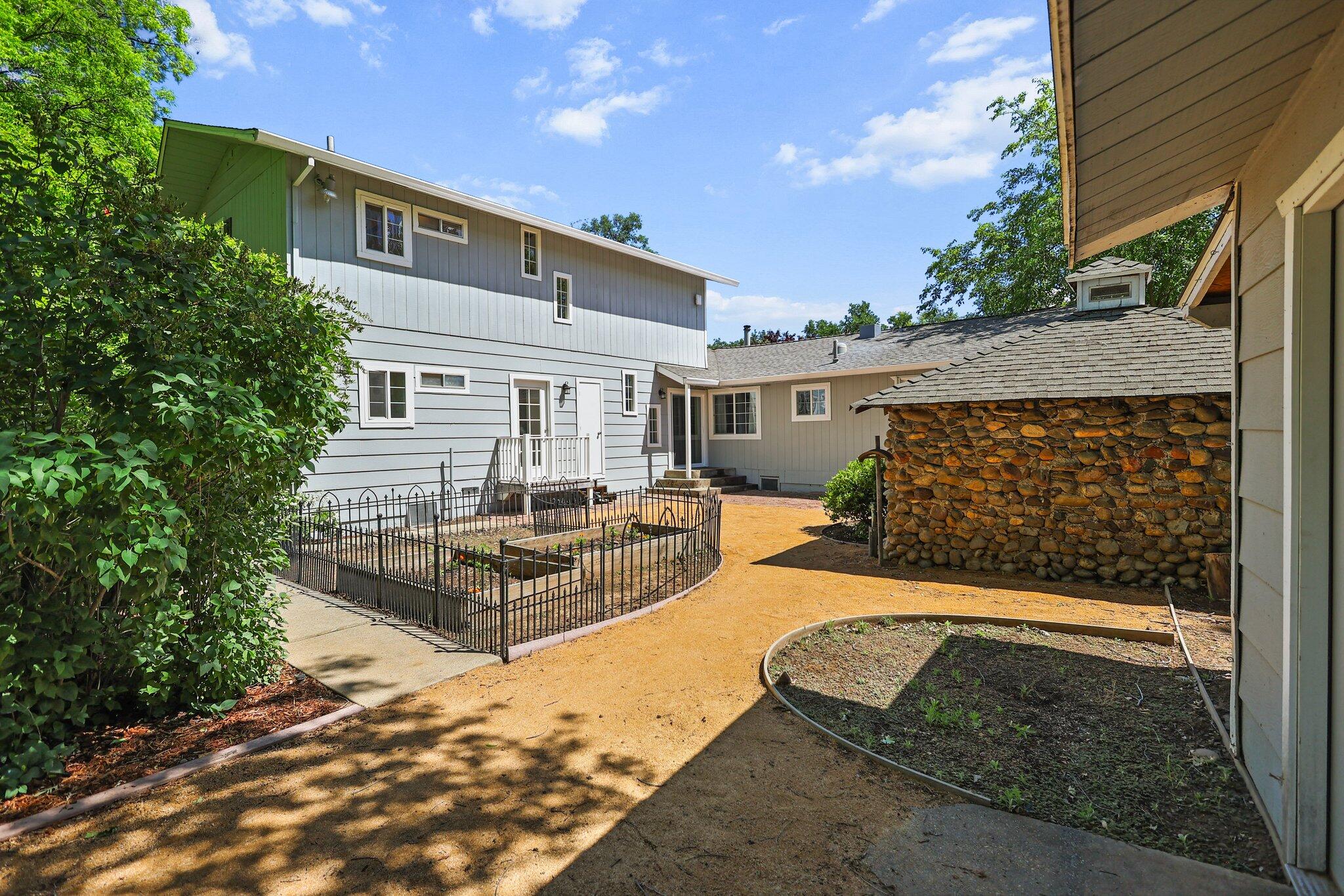 19186 Knighton Road Redding, CA 96002 - Photo 32 of 50 65-web-or-mls-8Q0A9891
