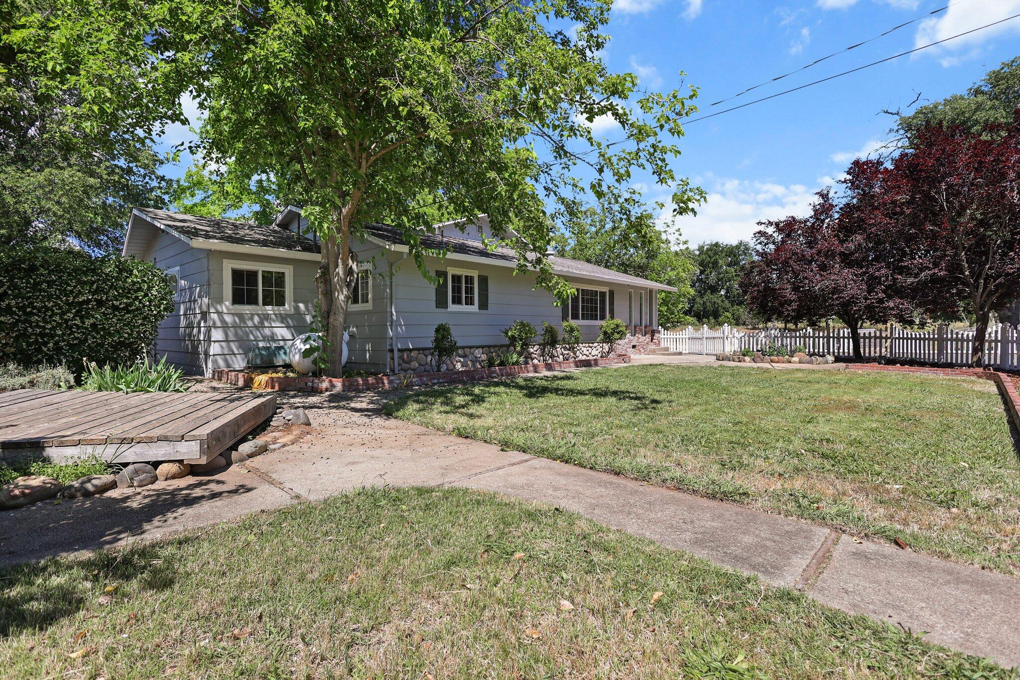 19186 Knighton Road Redding, CA 96002 - Photo 40 of 50 42-web-or-mls-8Q0A9771