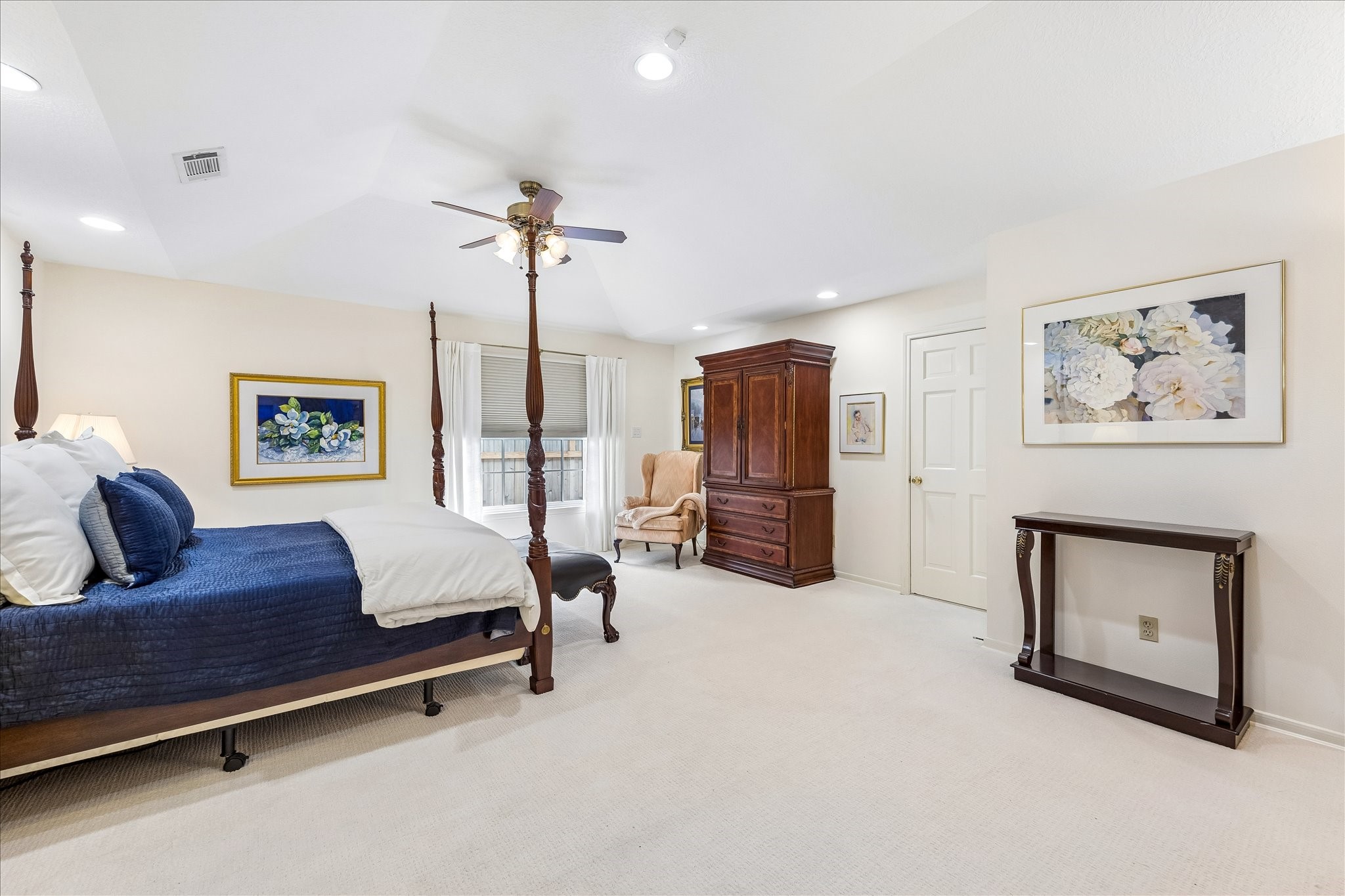 13503 Myrtlea Drive Houston, TX 77079 - Photo 29 of 50 a living room with furniture and a flat screen tv