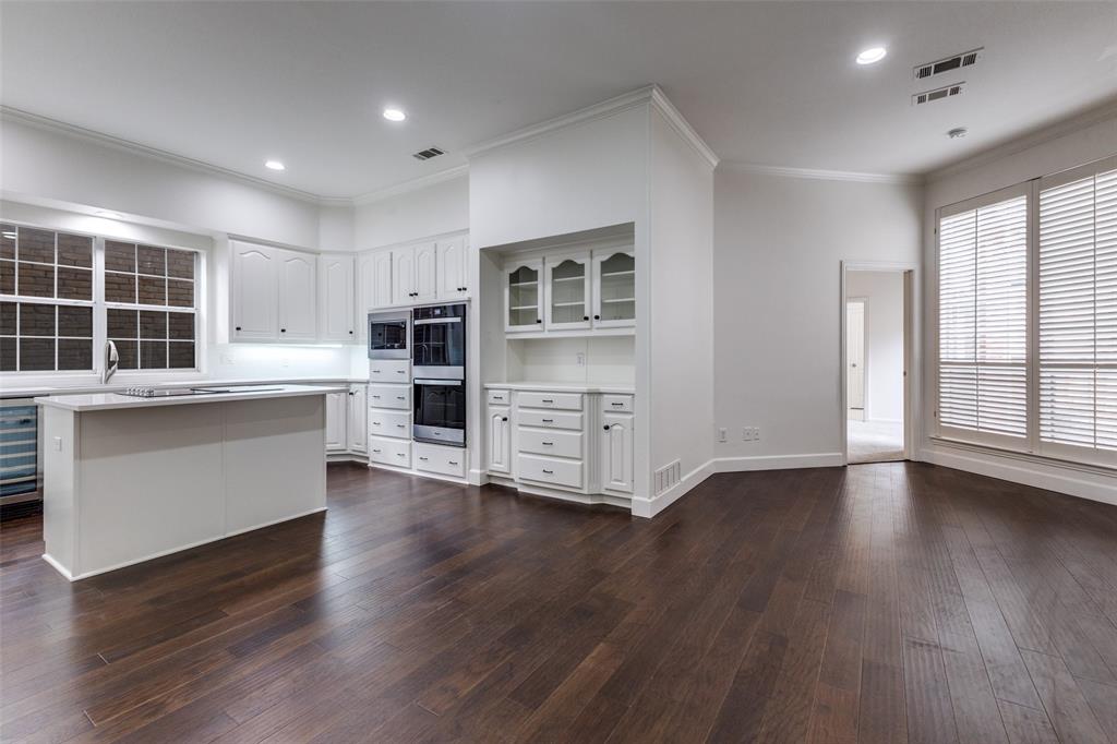 17101 Vista Tree Circle Dallas, TX 75248 - Photo 9 of 22 Light and bright kitchen with plenty of storage
