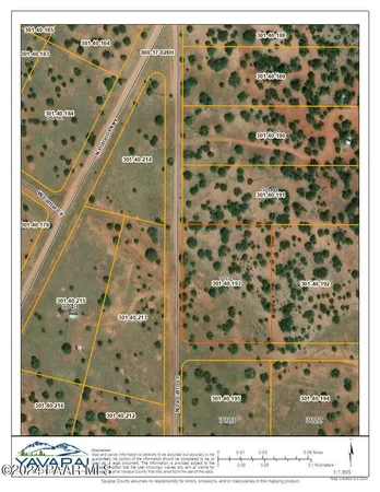 a black and white photo of a room