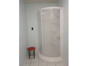 366 Carlton Road Bristol, TN 37620 - Photo 10 of 14 New Corner Shower in Master