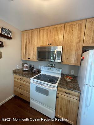117 Foster Road Toms River, NJ 08753 - Photo 11 of 35 Kitchen