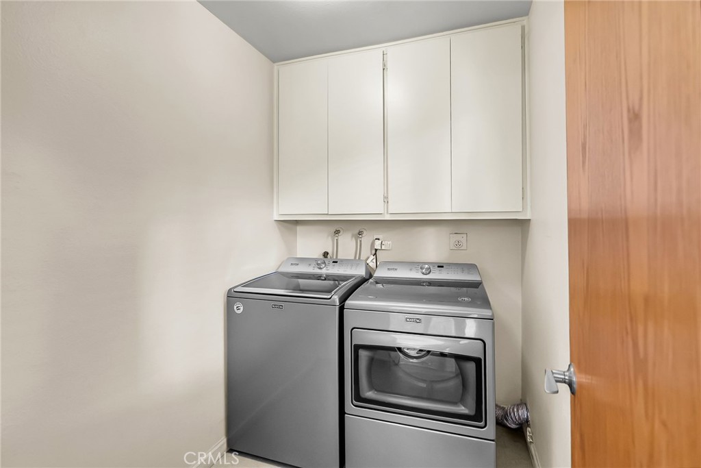 2252 El Capitan Drive Riverside, CA 92506 - Photo 24 of 51 a view of washer and dryer