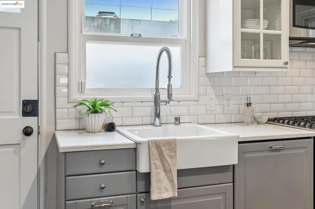 $624,000 | 4170 Emerald Street, Unit 4, Oakland, CA 94609