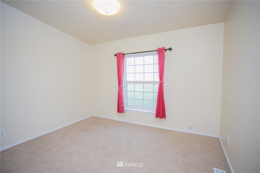 10285 Idano Road Northeast Moses Lake, WA 98837 - Photo 13 of 22 Gallery Image 13