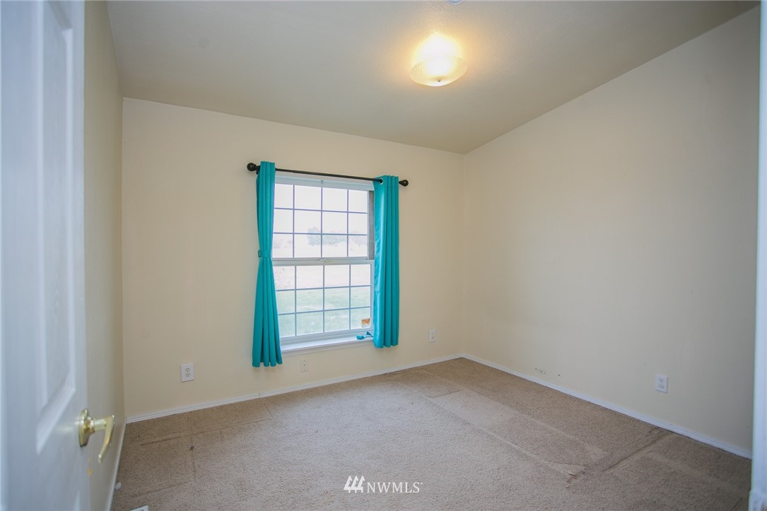 10285 Idano Road Northeast Moses Lake, WA 98837 - Photo 14 of 22 Gallery Image 14