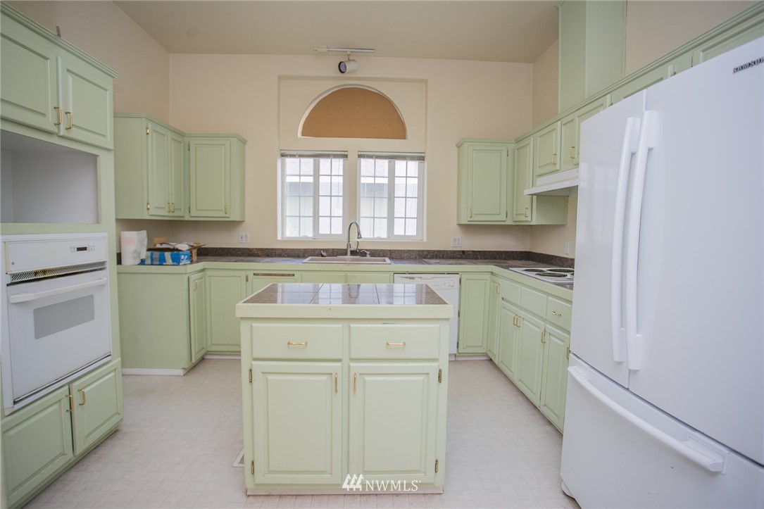 10285 Idano Road Northeast Moses Lake, WA 98837 - Photo 6 of 22 Gallery Image 6