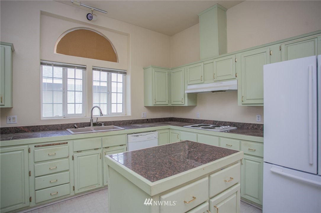 10285 Idano Road Northeast Moses Lake, WA 98837 - Photo 7 of 22 Gallery Image 7