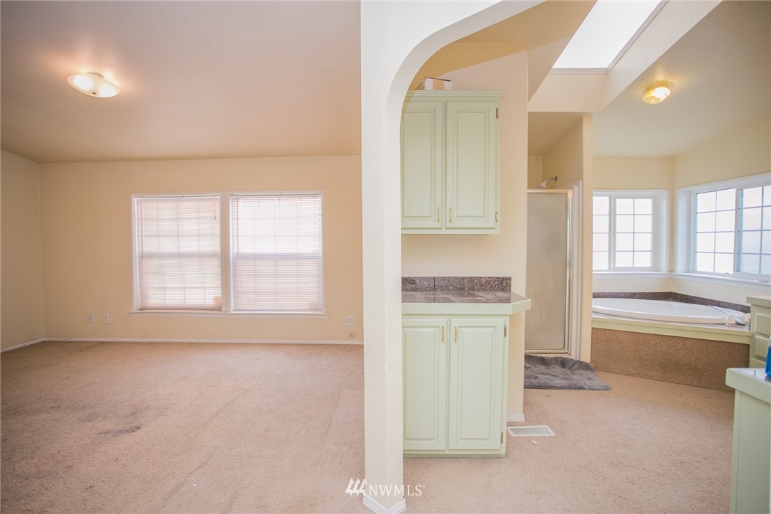 10285 Idano Road Northeast Moses Lake, WA 98837 - Photo 10 of 22 Gallery Image 10