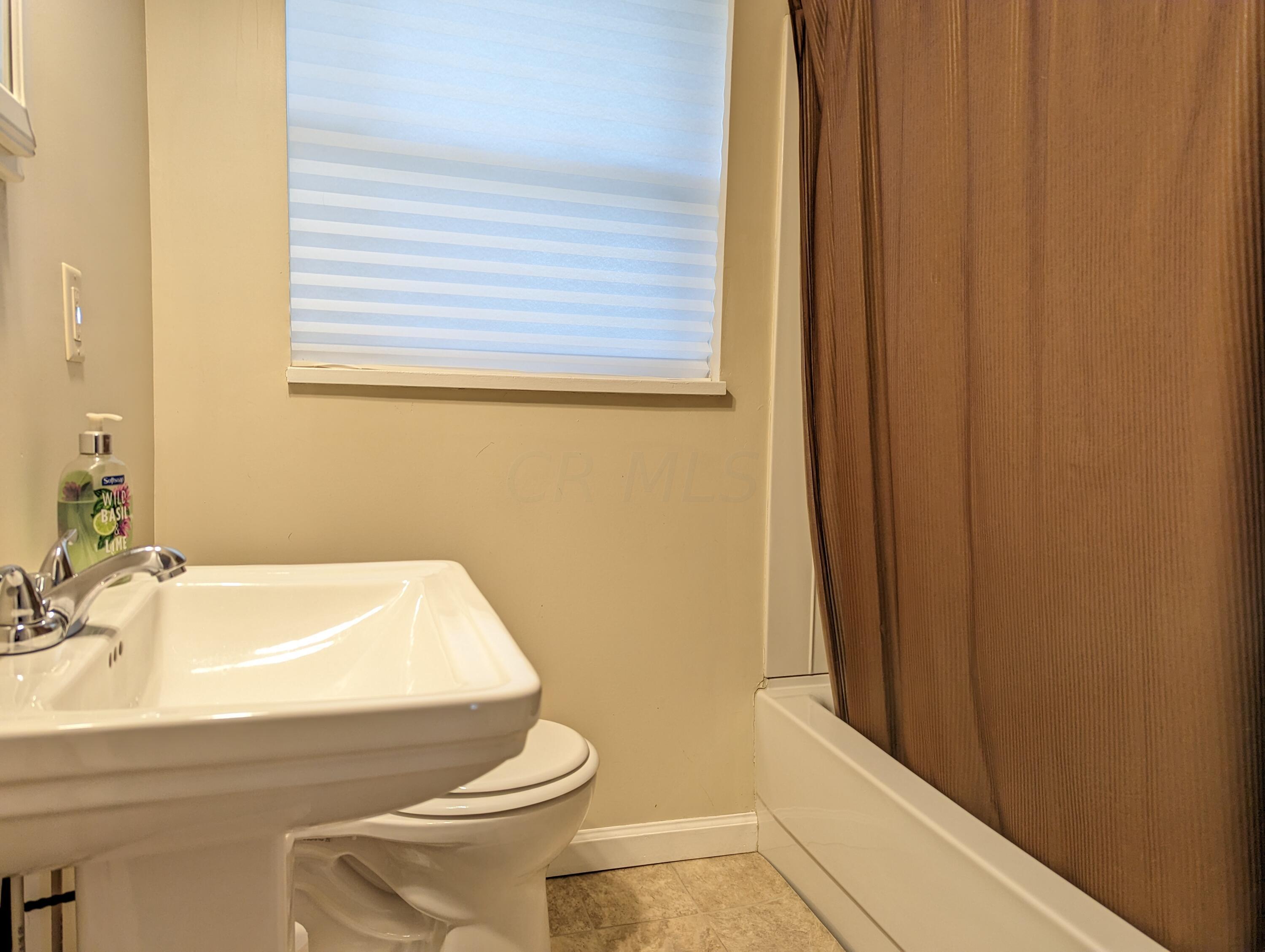 2431 Irwin Avenue Springfield, OH 45505 - Photo 8 of 12 PXL_20230406_171625730
