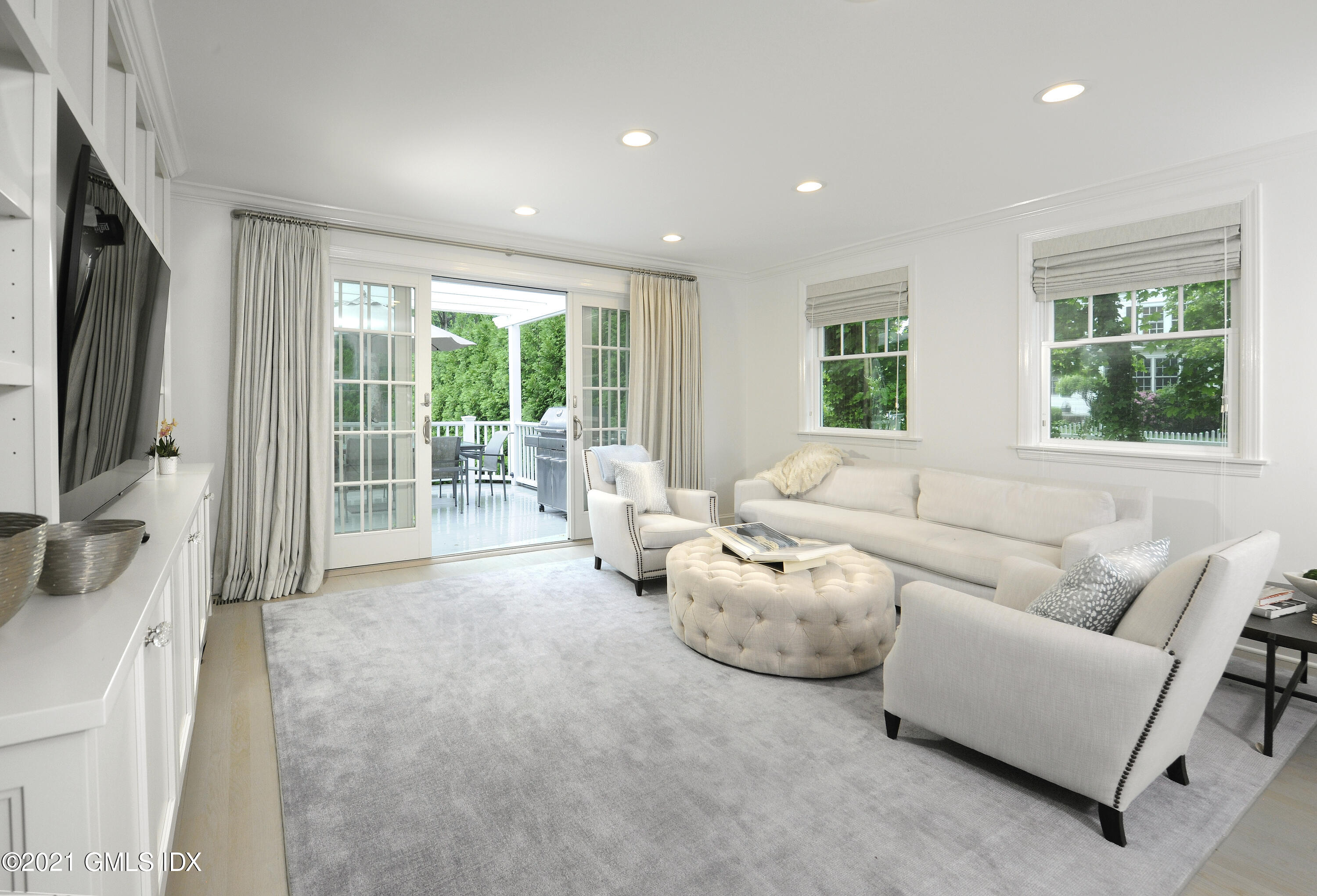 145 Shore Road Old Greenwich, CT 06870 - Photo 10 of 25 FmlyRm1
