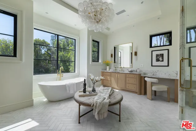 $24,795,000 | 415 North Cliffwood Avenue, Los Angeles, CA 90049