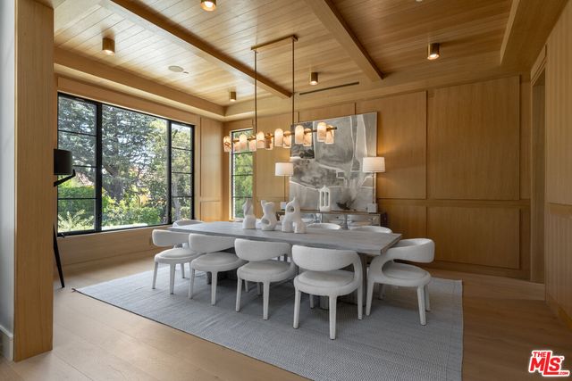 $23,795,000 | 415 North Cliffwood Avenue, Los Angeles, CA 90049