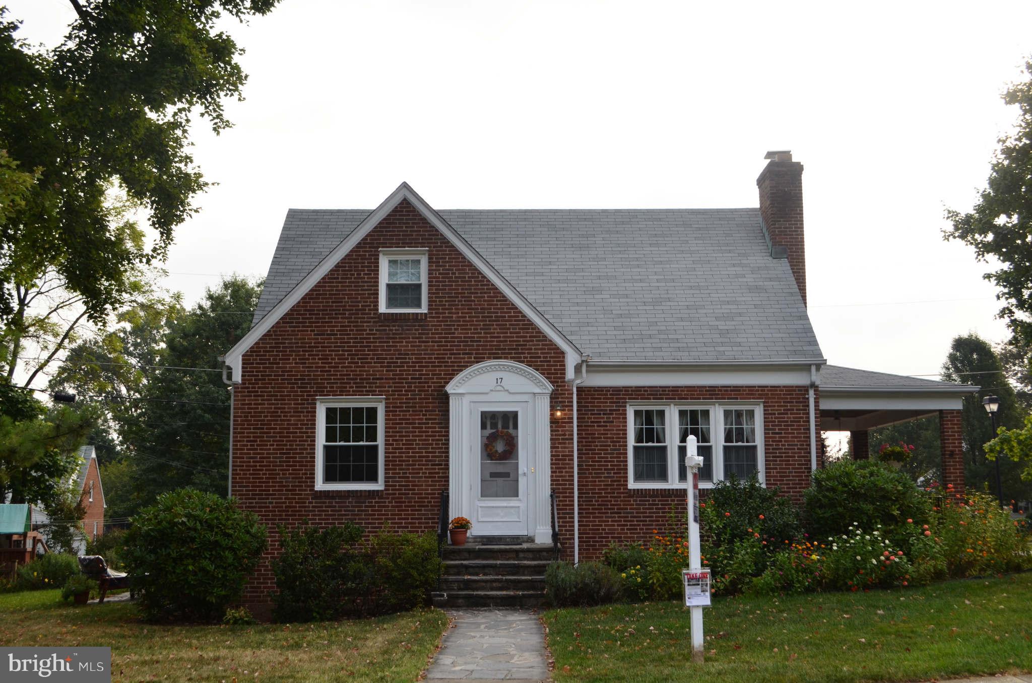 17 Dungarrie Road Baltimore, MD 21228 - Photo 1 of 30 Exterior (Front)
