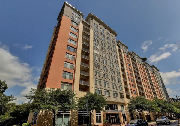 $2,175 | 54 Rainey Street, Unit 1111, Austin, TX 78701