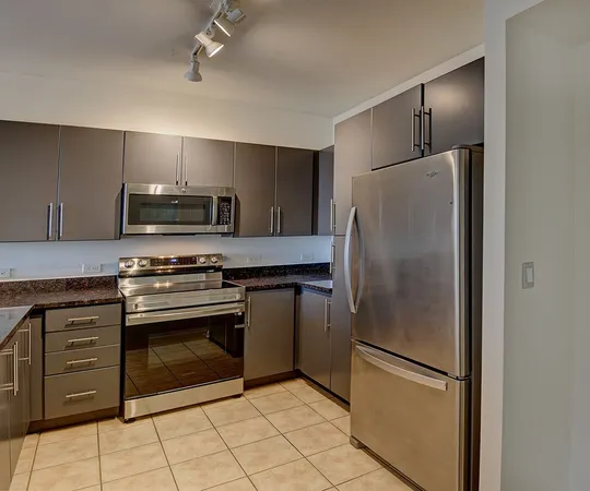 $2,175 | 54 Rainey Street, Unit 1111, Austin, TX 78701