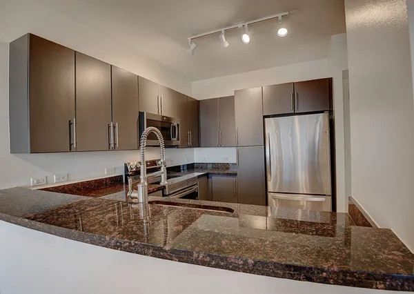 $2,175 | 54 Rainey Street, Unit 1111, Austin, TX 78701