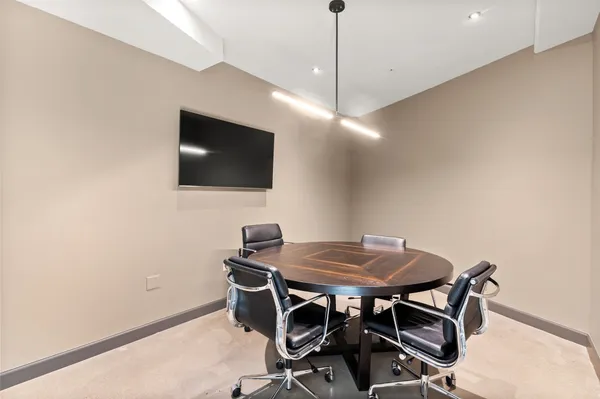 $2,175 | 54 Rainey Street, Unit 1111, Austin, TX 78701