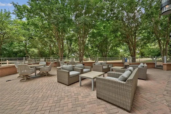 $2,175 | 54 Rainey Street, Unit 1111, Austin, TX 78701