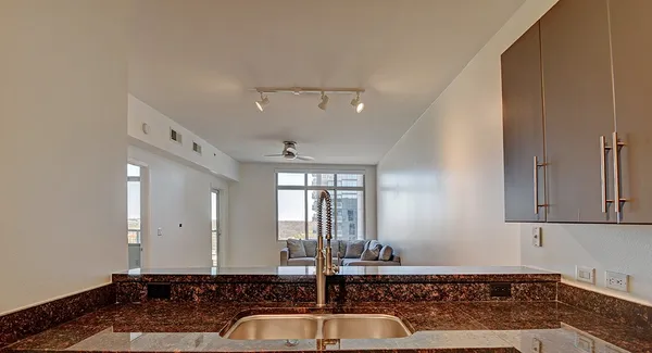 $2,175 | 54 Rainey Street, Unit 1111, Austin, TX 78701