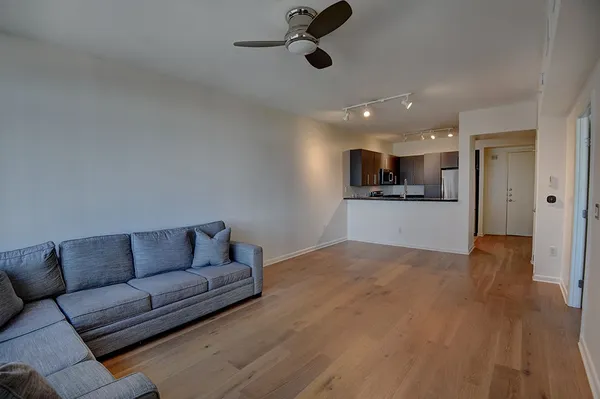 $2,175 | 54 Rainey Street, Unit 1111, Austin, TX 78701