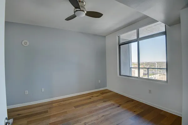 $2,175 | 54 Rainey Street, Unit 1111, Austin, TX 78701
