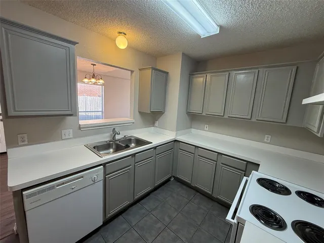 $1,675 | 8175 Waterside Trail, Fort Worth, TX 76137