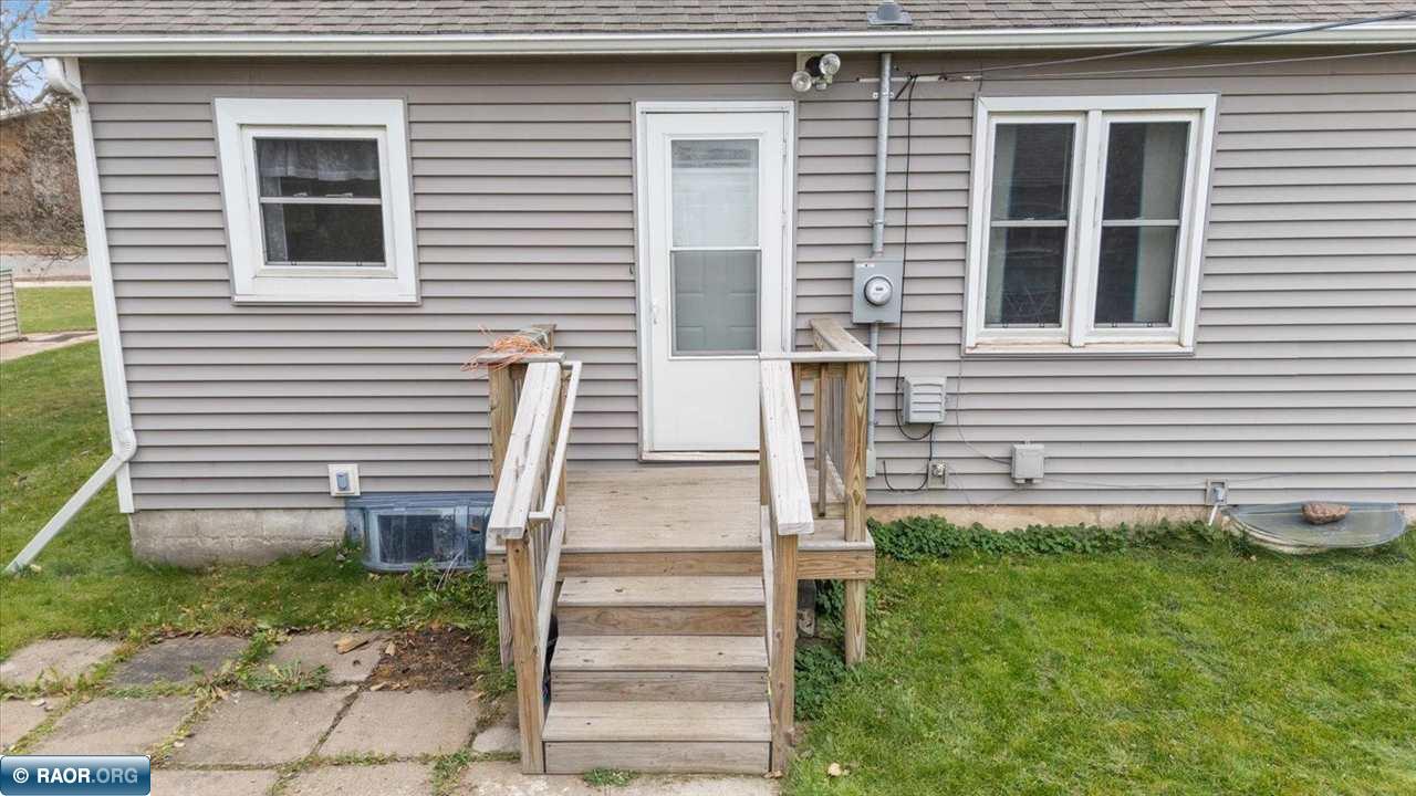 813 6th Street South Virginia, MN 55792 - Photo 8 of 44