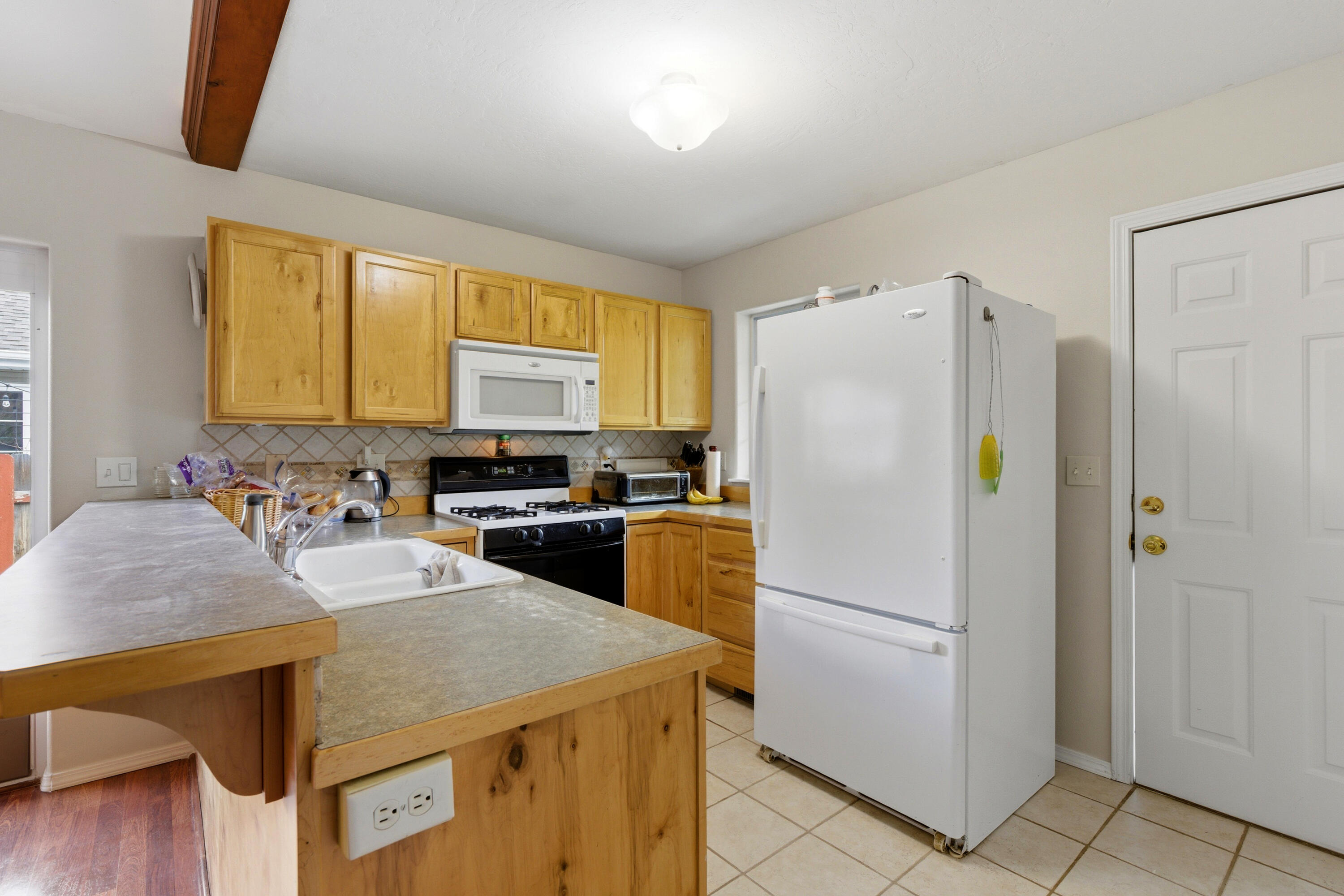 219 9th Street Bellevue, ID 83313 - Photo 6 of 12 kitchen