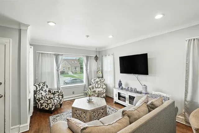 $434,900 | 4224 North Oriole Avenue, Norridge, IL 60706