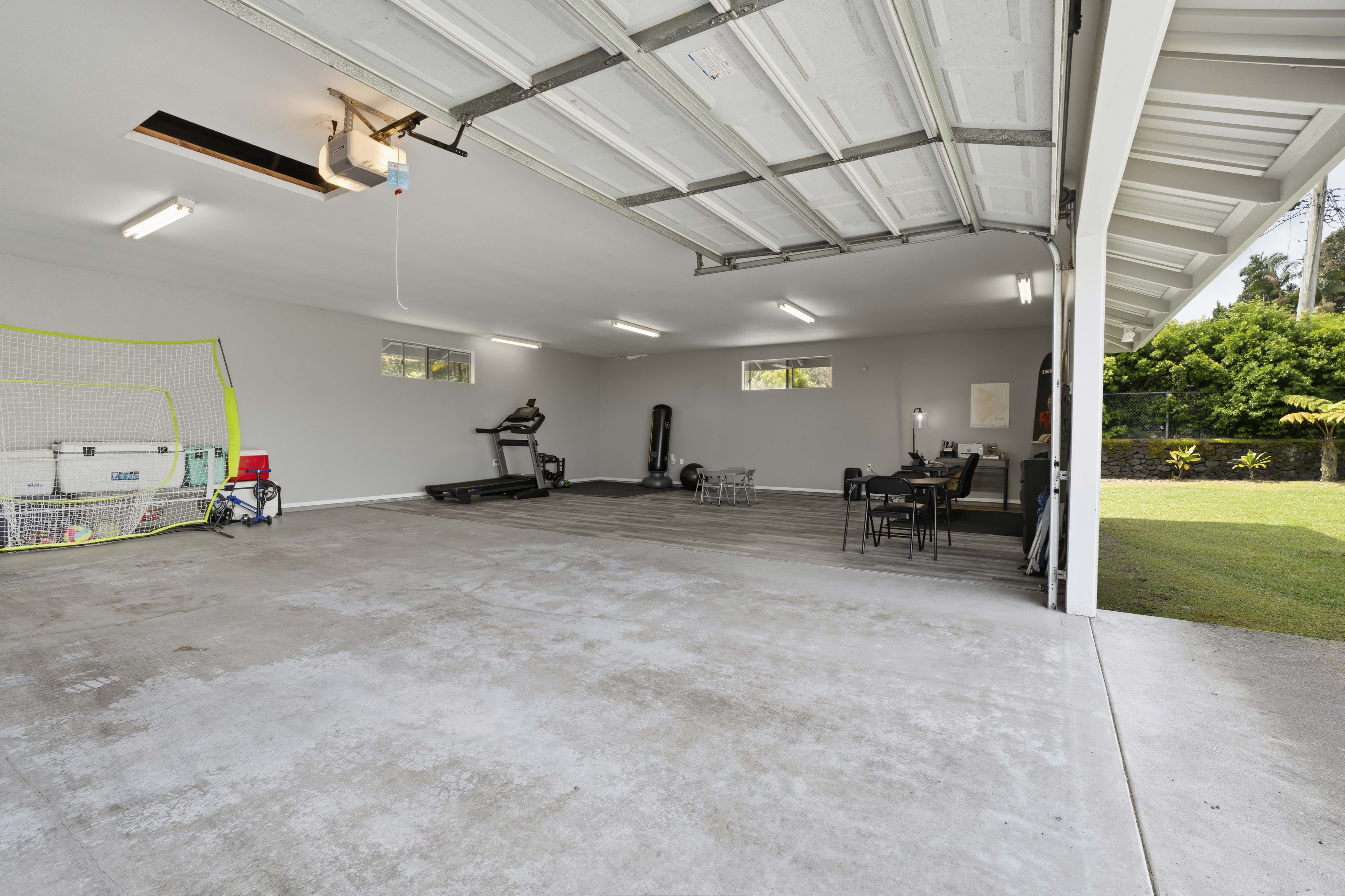 18-3970 Canney Road Mountain View, HI 96771 - Photo 25 of 30 a view of a room with gym equipment