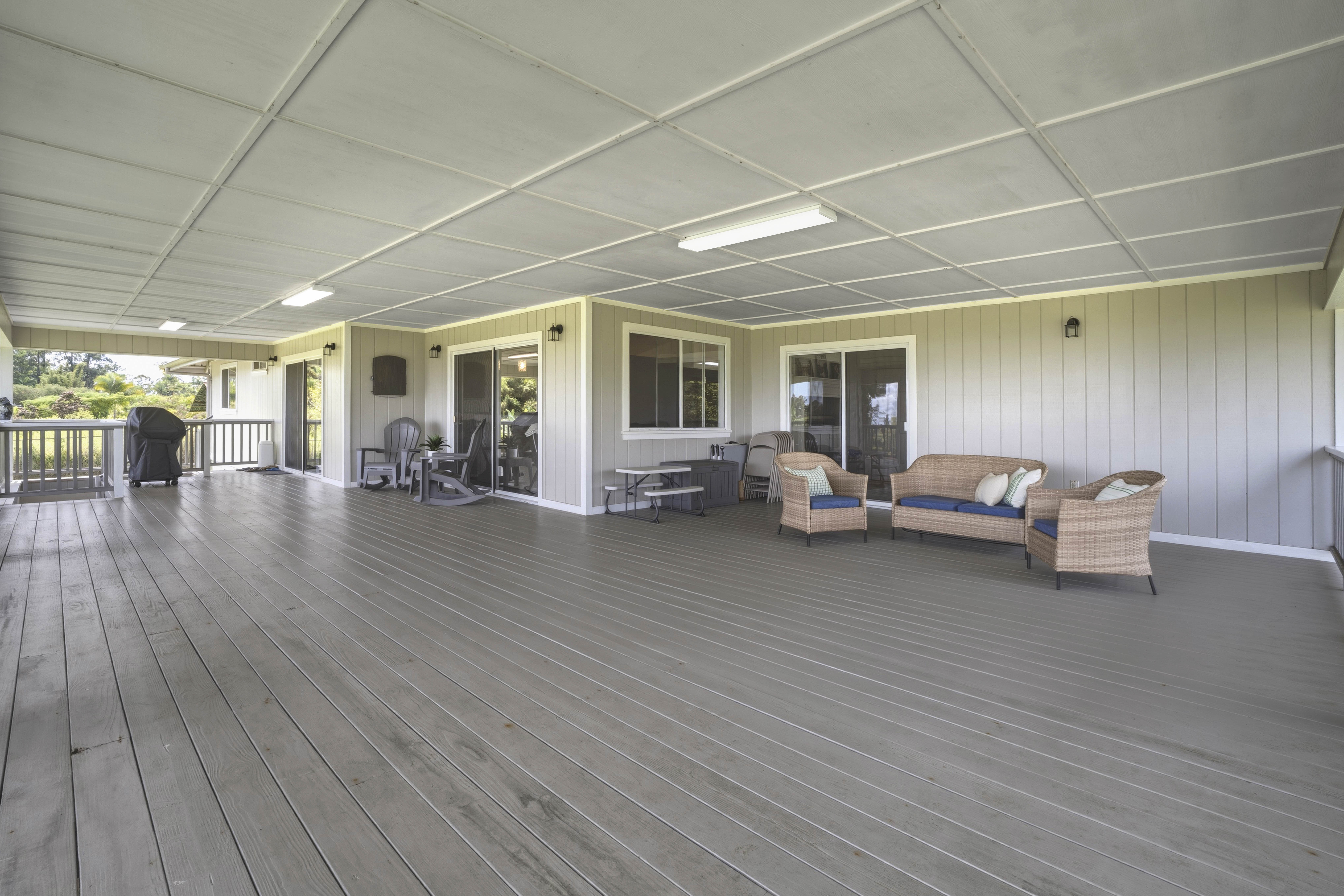 18-3970 Canney Road Mountain View, HI 96771 - Photo 5 of 30 a living room with furniture and wooden floor